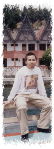 photo di atas perahu waktu di danau toba...