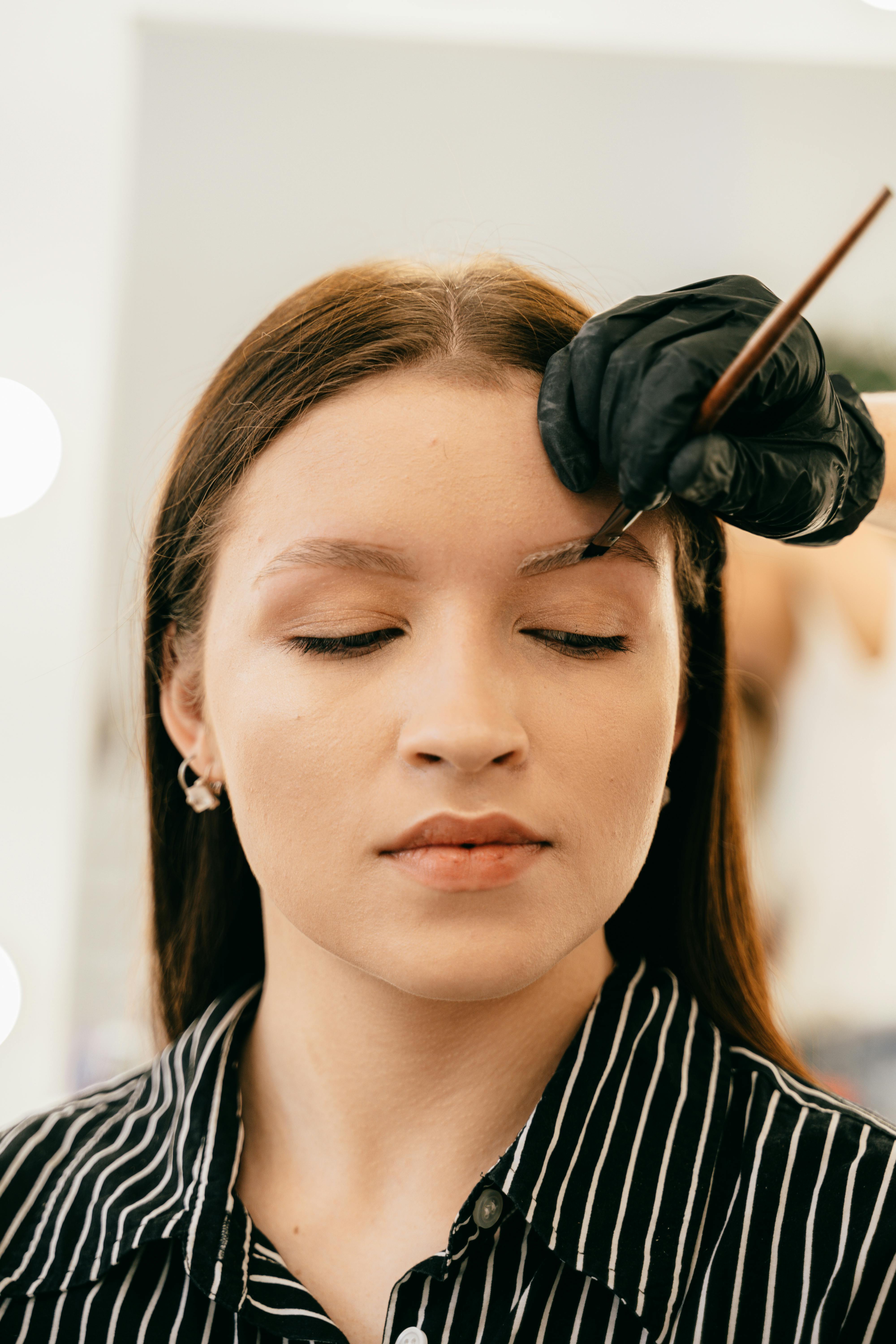 eyebrow tint