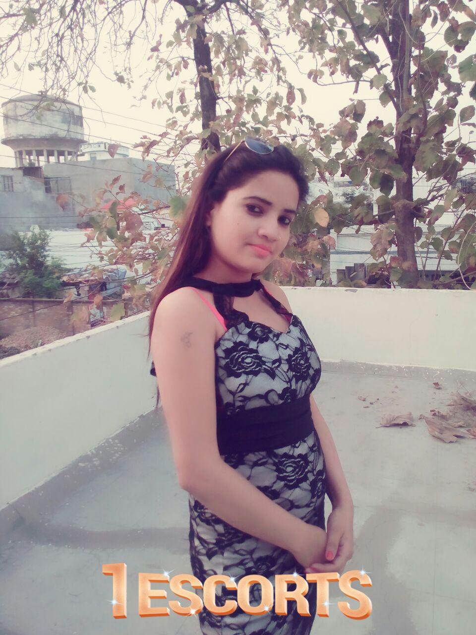 Silky Shah -1