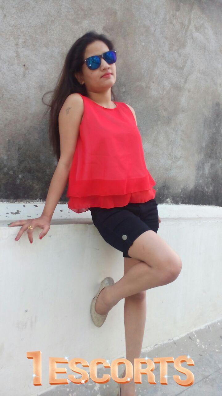 Silky Shah -5