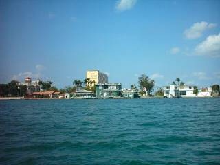 53bote-jagua_s.JPG