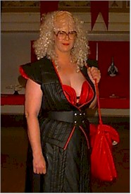 redlady.jpg (17681 bytes)