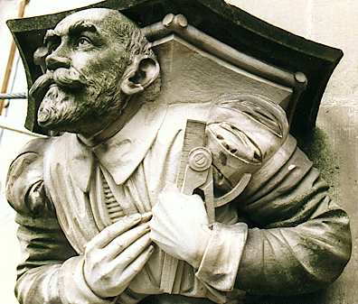 Statues on Bern M�nster