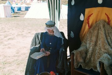 Aelesia de trachdene working on a piece of the Stormhold Baronial Carpet
