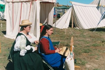 Lady Hannah does Lady Teffania's hair