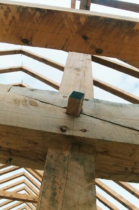 Detail of lapped, dowelled, mortice and tenoned join on centre support posts