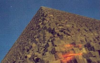 Espectros sobre la arista norte-oeste de la Gran Pir�mide. 