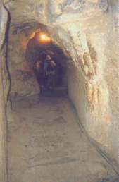 El tunel excavado por Al-Mamun.