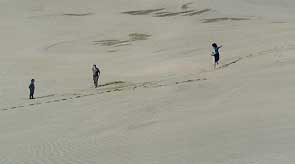 dunes2.jpg (5960 bytes)