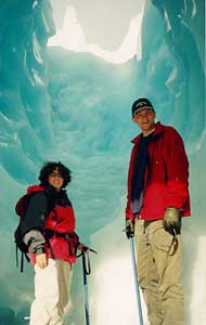 icecave.jpg (12911 bytes)