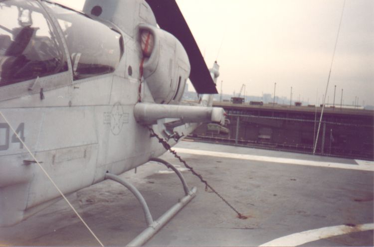 AH1-2.jpg (39626 bytes)
