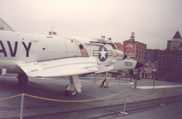 misc4.jpg (38110 bytes)
