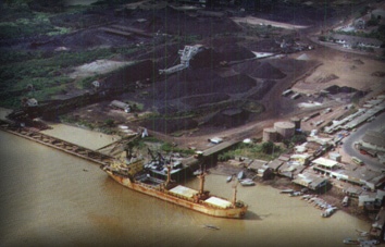 Porto de Embarque de Mangan�s em Santana - Foto ICOMI