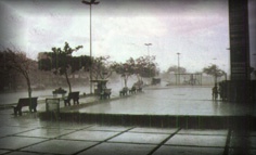 Tarde Chuvosa na Pra�a Beira-Rio - Foto Val