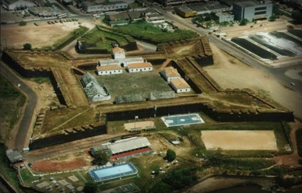 Fortaleza de S�o Jos� de Macap�, depois de restaurada, � centro de turismo de lazer - Foto Jonhnny Senna