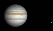 A sonda Cassini vislumbra J�piter