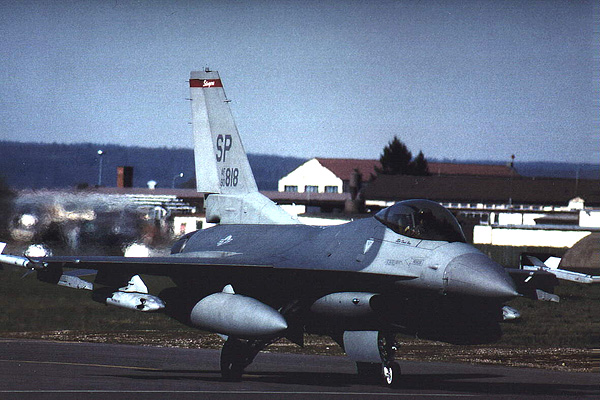 taxiing F16 from Spangdahlem.
