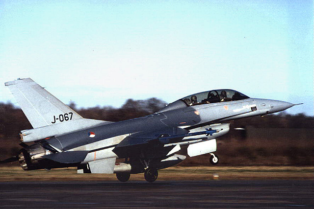F-16B J-067 during landing at Twenthe Airbase, the Netherlands.