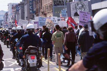 SFDemonstration(arwdsf327_07).jpg (38385 bytes)