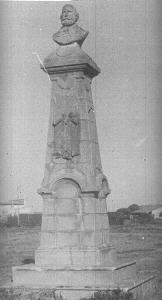 Primitiva estatua de Garibaldi (gent. Museo Municipal)