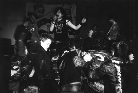 ANTI-CIMEX, a grande banda sueca em 1982.