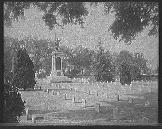 cemetary.jpg (43635 bytes)