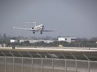 9Y-THX approaches runway 9R at MIA
