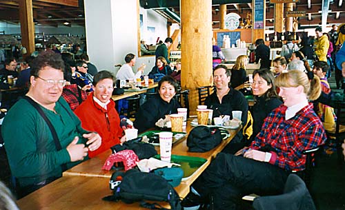 lunch.JPG (54364 bytes)