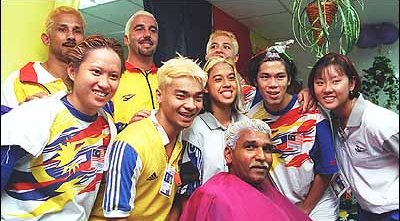 team.jpg (37090 bytes)