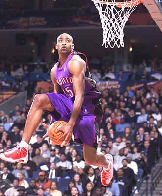 Vince Carter con una schiacciata impressionante...