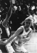 Chrissy Ptacek passes the ball inside