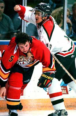 BOONE POUNDING A GUY!!!