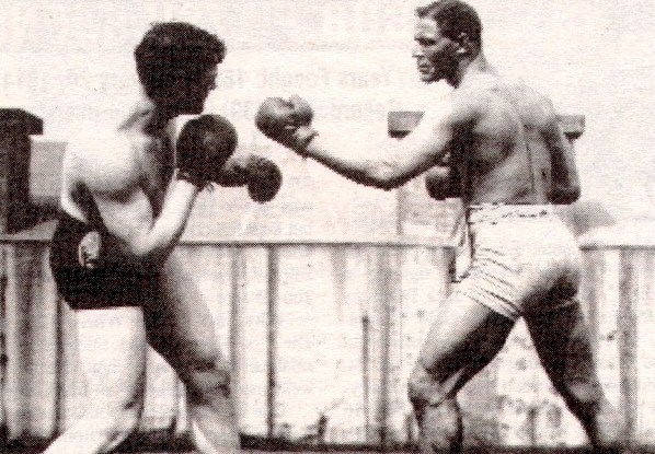 Jeanspar.jpg (99773 bytes)