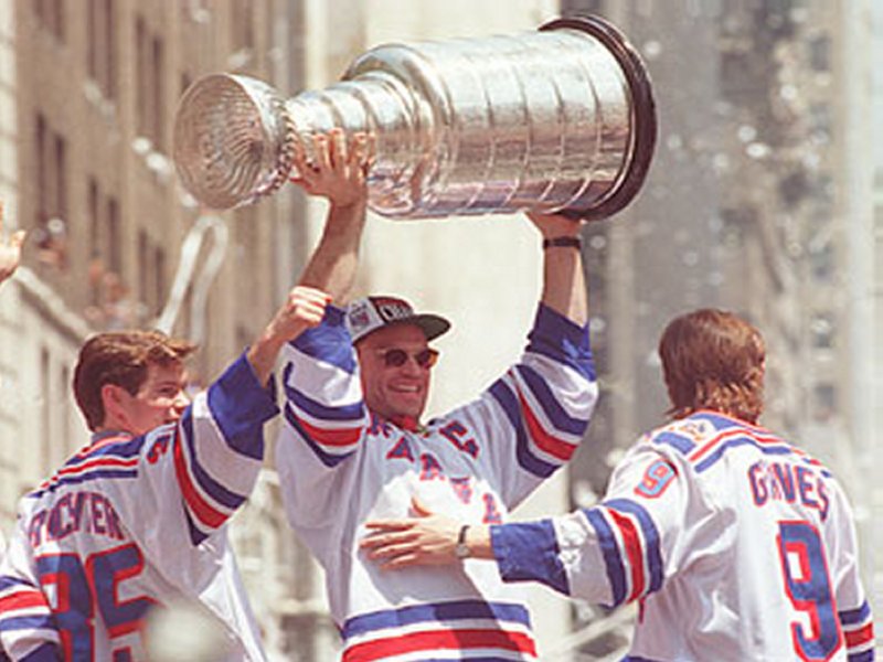 MessierandCup.jpg (87223 bytes)