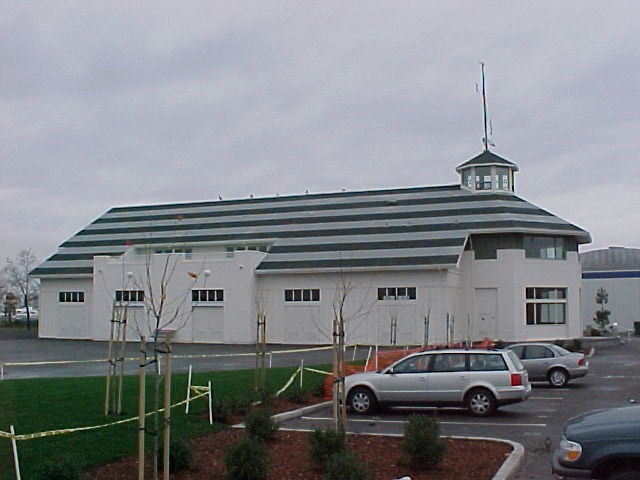 boathse.jpg (24302 bytes)
