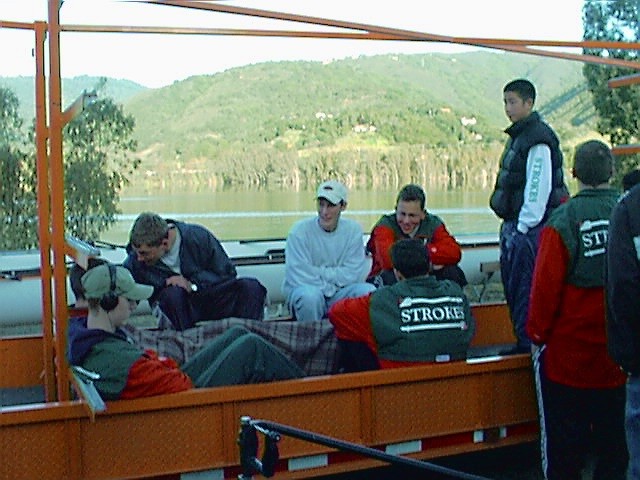 lg2000_c.jpg (90816 bytes)