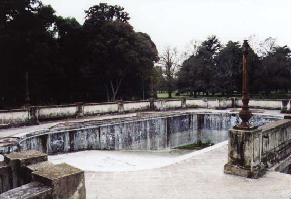 estancia chica: piscina antigua