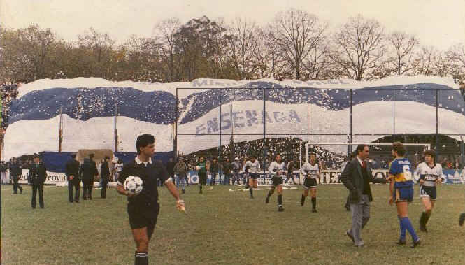 La Bandera Que Recorria Los Estadios En Los 80s