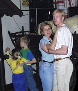 fam_dance.jpg (18684 bytes)