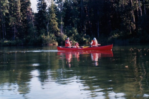 canoe.jpg (49939 bytes)