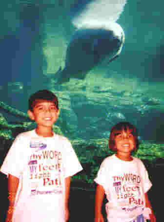Rachel and Andrew with Manatee