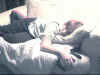 sleepy_sis_noflashlores.JPG (59488 bytes)