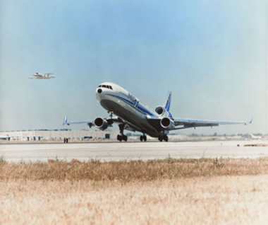 C1J12-MD11.jpg (47067 bytes)
