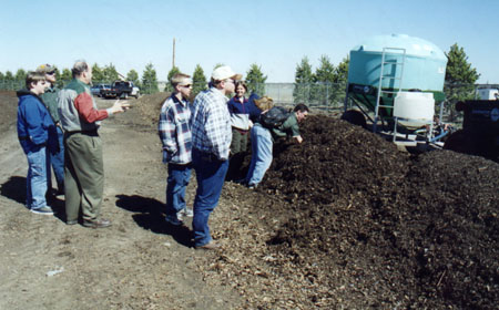compoststudents1.JPG (49406 bytes)