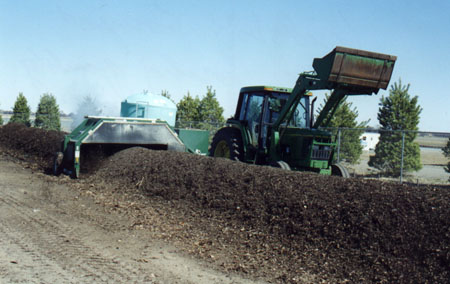 compostturner.JPG (41798 bytes)