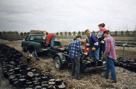 hesstonschoolstudents.JPG (44874 bytes)