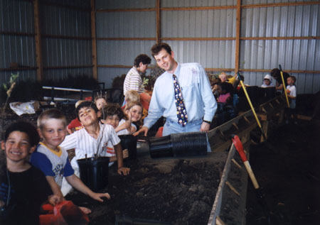 lindsborgelementary2.JPG (41044 bytes)