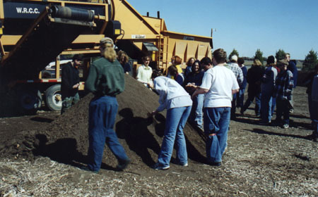 studentscompost.JPG (48915 bytes)