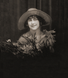 JoyceMarySepia.jpg (35255 bytes)