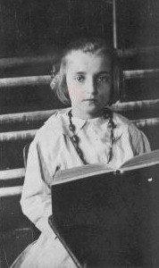 Helen.jpg (34156 bytes)